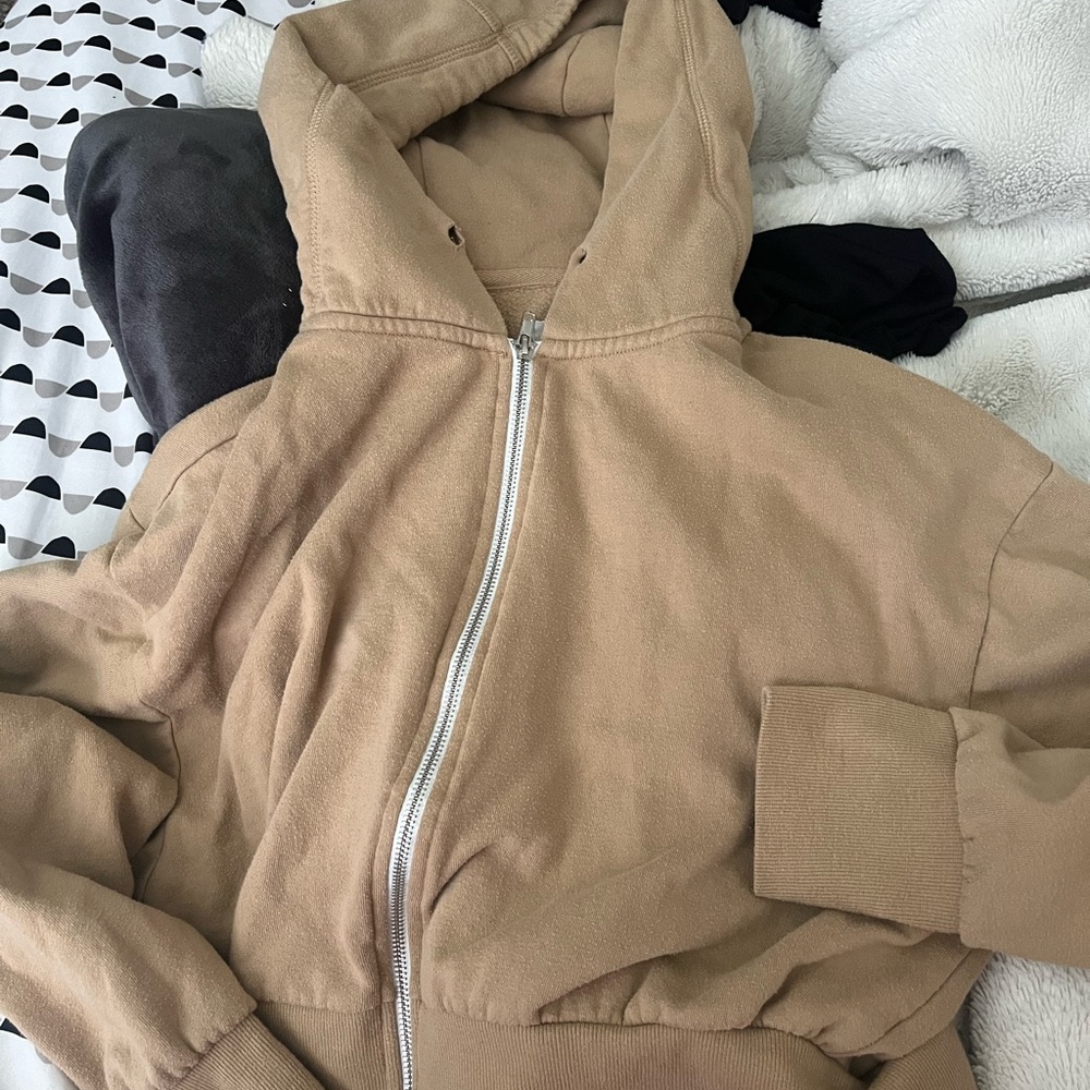 Tan and cream zip up jacket-cropped